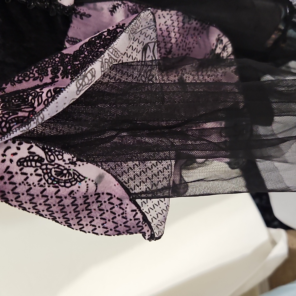 Gothic Enchantress Costume W/ Wig, Hat, Dress, Fishnet Stockings Size S (4-6) - Picture 11 of 11